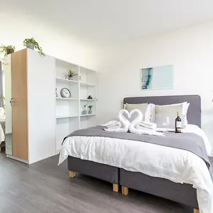 Retreat To Quite Newly Build Centre Family 20a Appartement